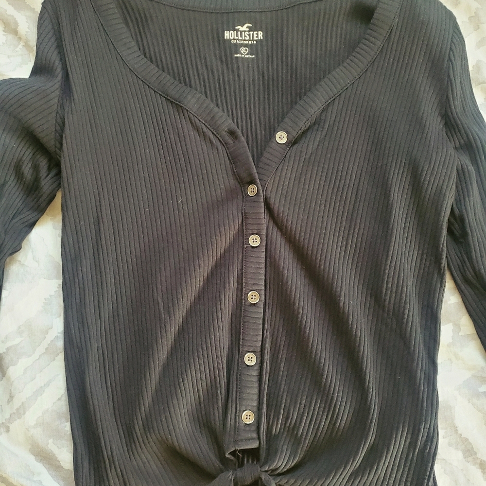 Hollister tie shirt